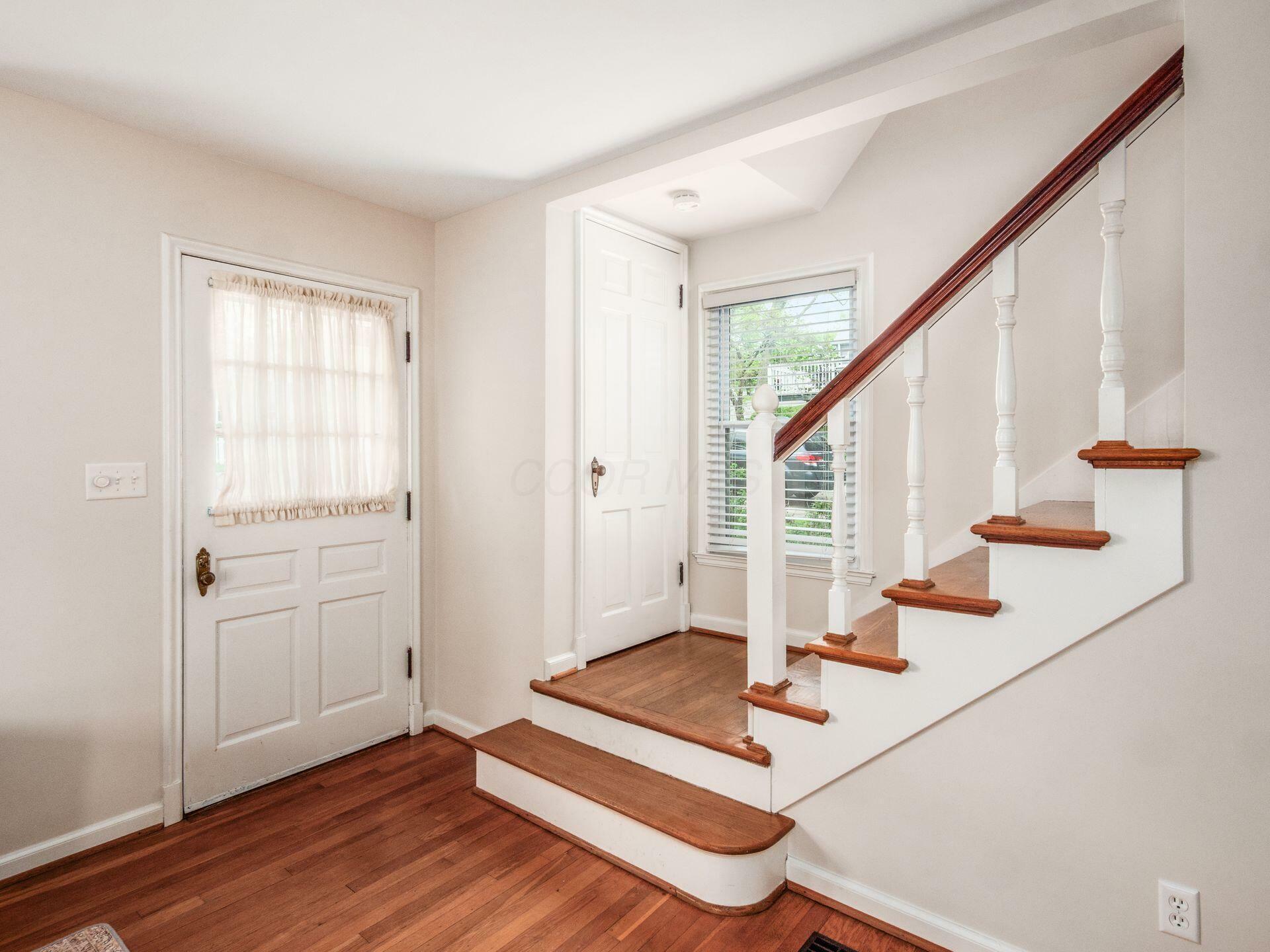 Property Photo: 980 Woodhill Drive OH 43212