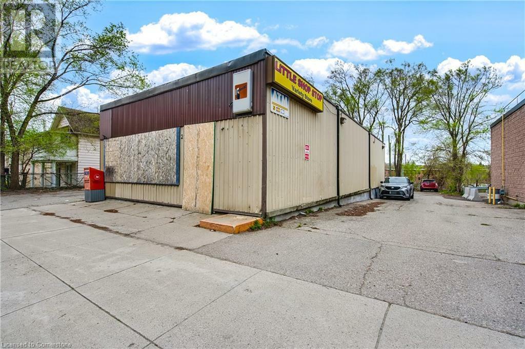 Property Photo:  27 Queen Street West  ON N3C 1G2 