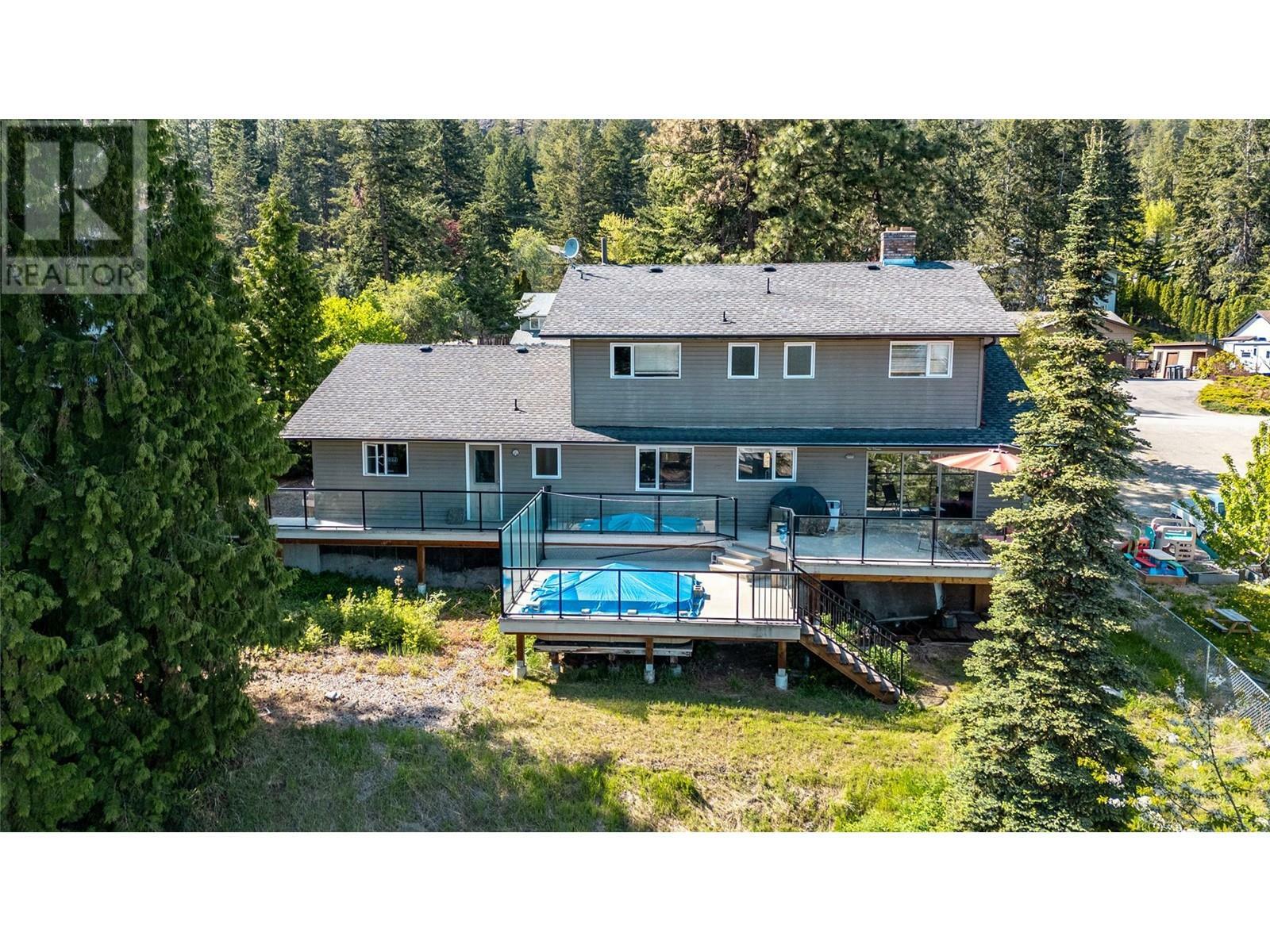 Property Photo: 1623 Blackwood Drive BC V1Z 3B7