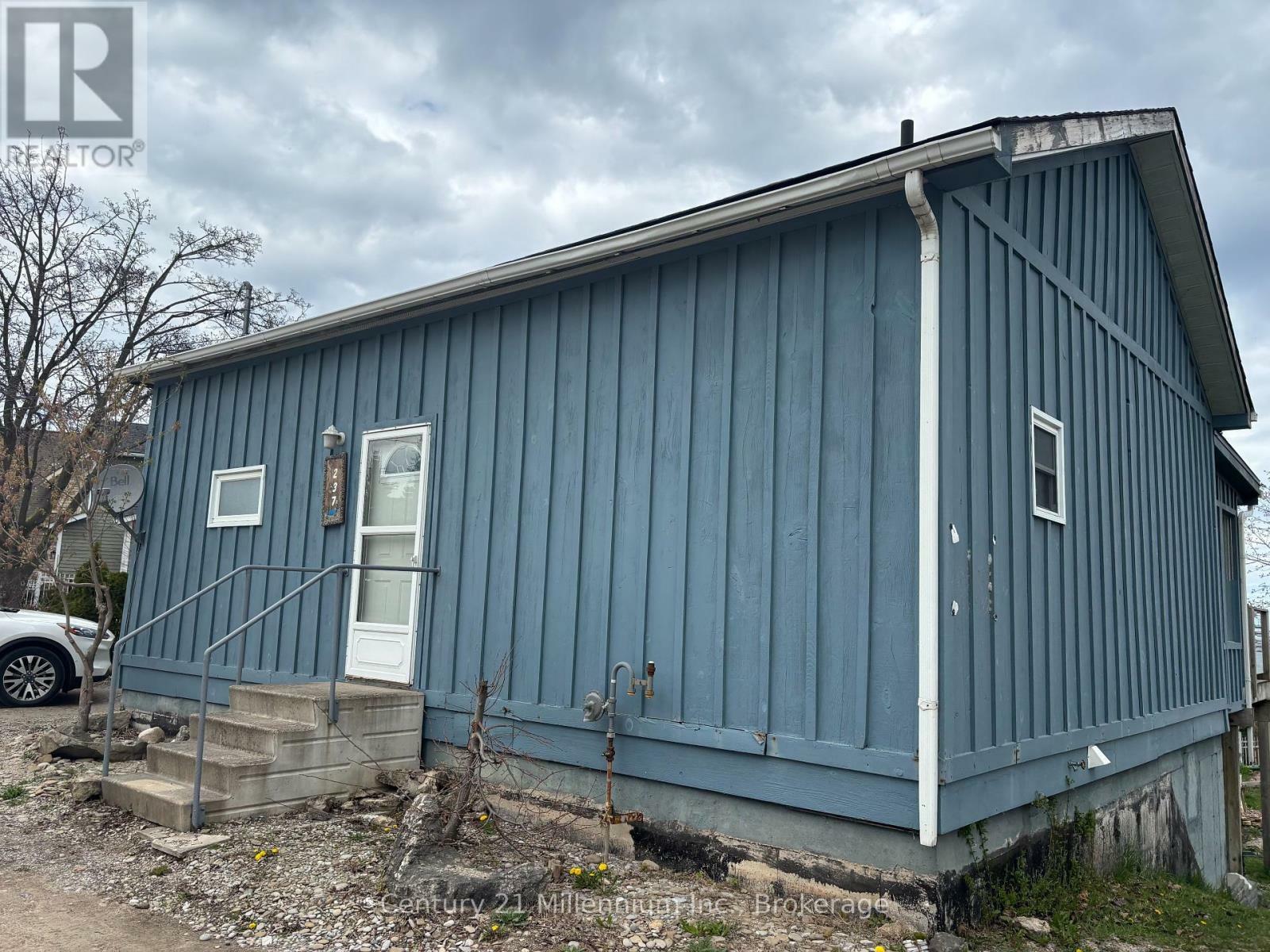 Property Photo: 237 Sykes Street North ON N4L 1H8
