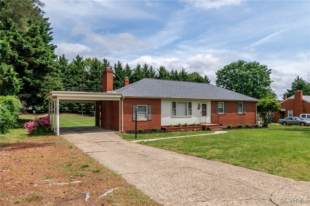 Property Photo: 3406 Lanceor Drive VA 23060