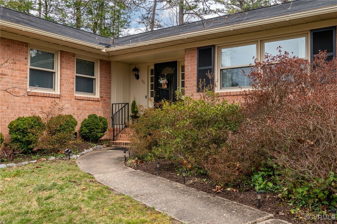 Property Photo: 911 Penola Drive VA 23229