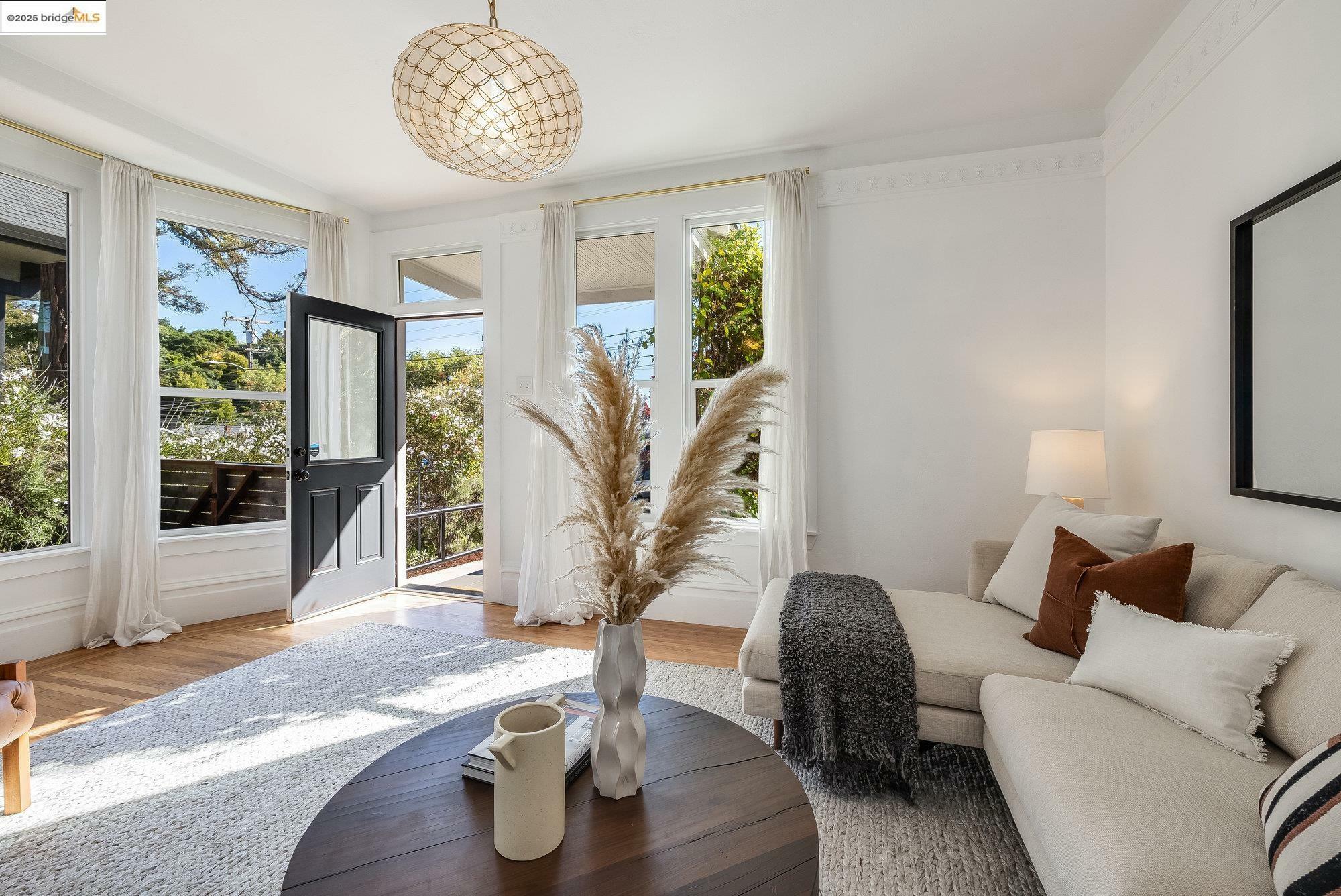 Property Photo: 1326 E 23rd St CA 94606