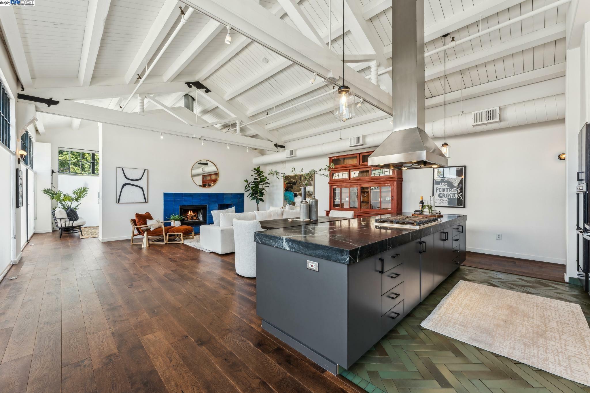 311 4th St 301  Oakland CA 94607 photo