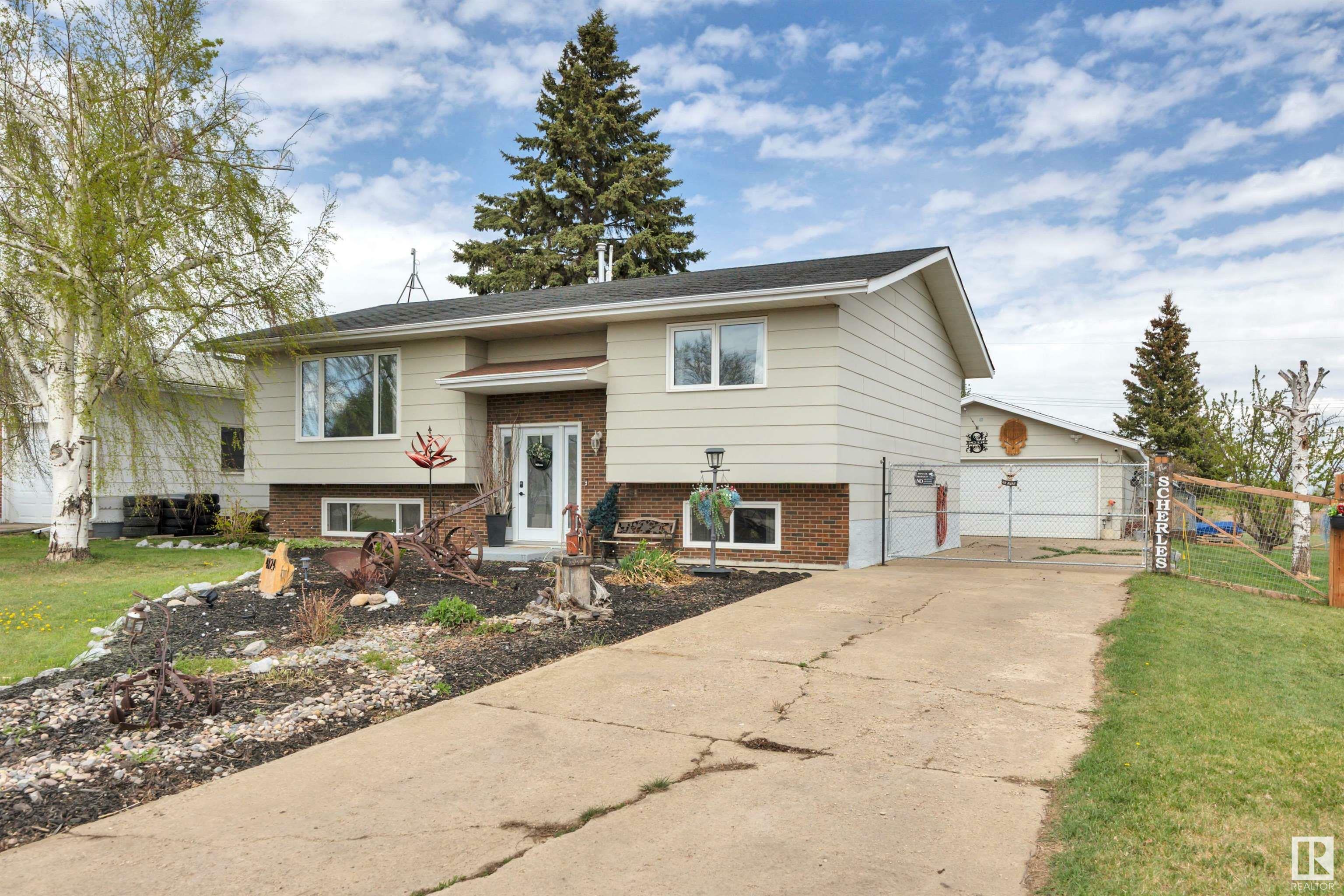 Property Photo: 4824 54 Avenue AB T0B 4A0
