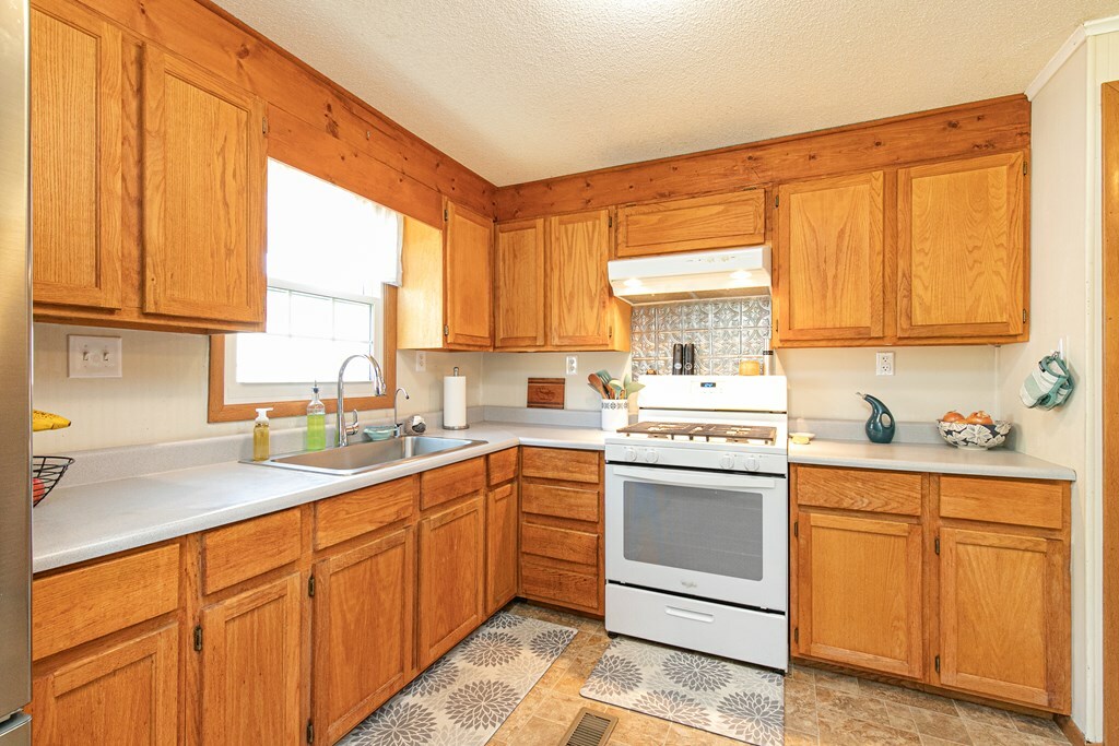 Property Photo:  35478 Wallace Ln  VA 23423 