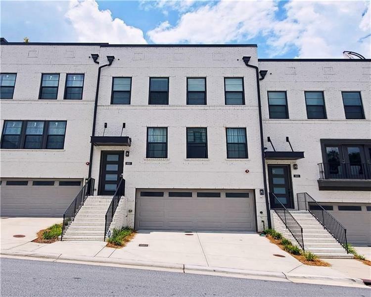 Property Photo: 860 Stonehill Lane GA 30324