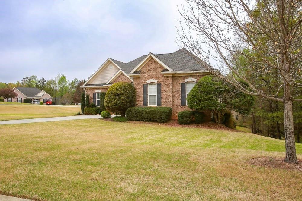 Property Photo: 118 Jasmine Way GA 30180