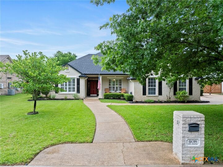 Property Photo: 408 O W Lowrey TX 76571