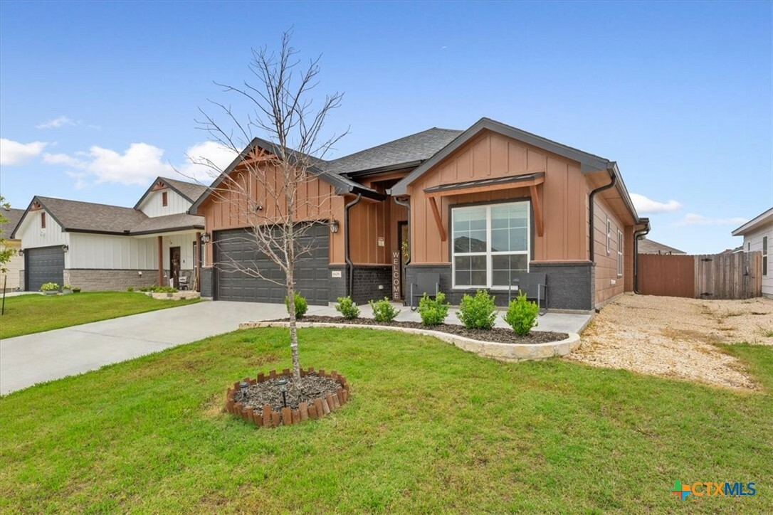 Property Photo: 1606 Fiddle Wood Way TX 76502