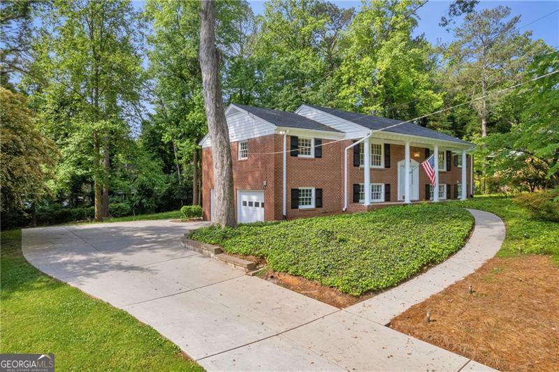 Property Photo: 4331 E Kings Point Circle GA 30338