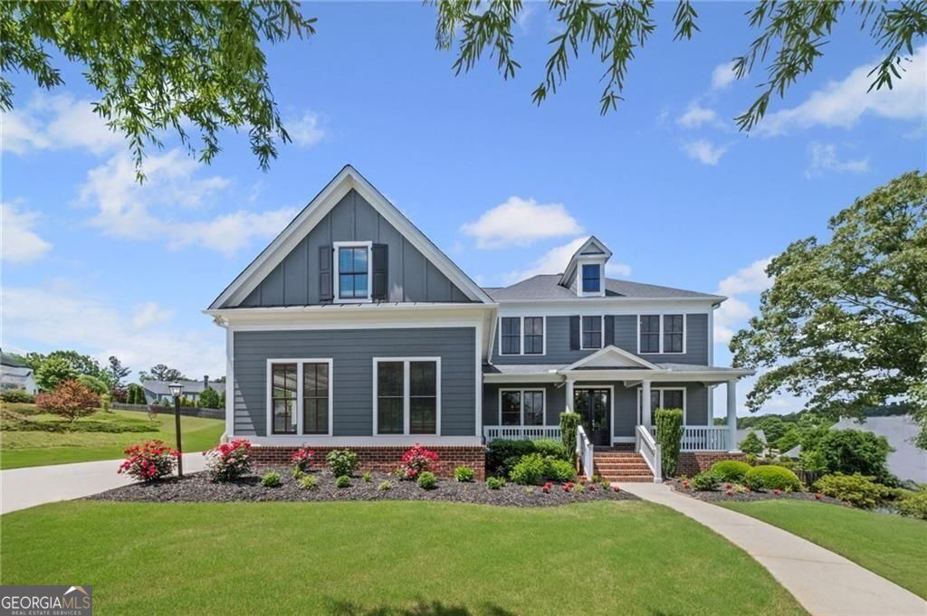 Property Photo: 4035 Pinebrook Circle GA 30028