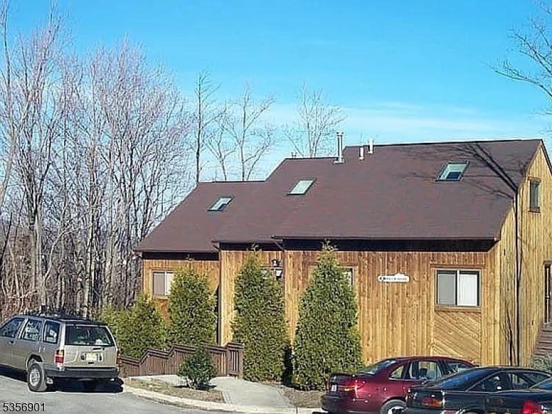 8 Baily Bunion Ct 4  Vernon Twp. NJ 07462 photo