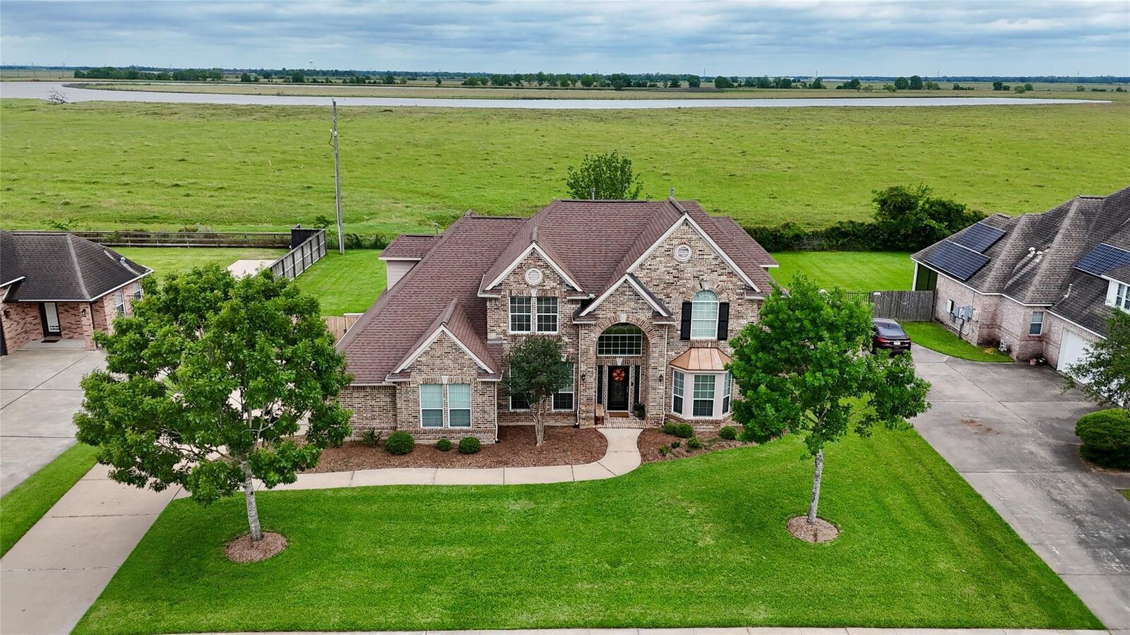 Property Photo:  119 Spanish Oak Circle  TX 77566 