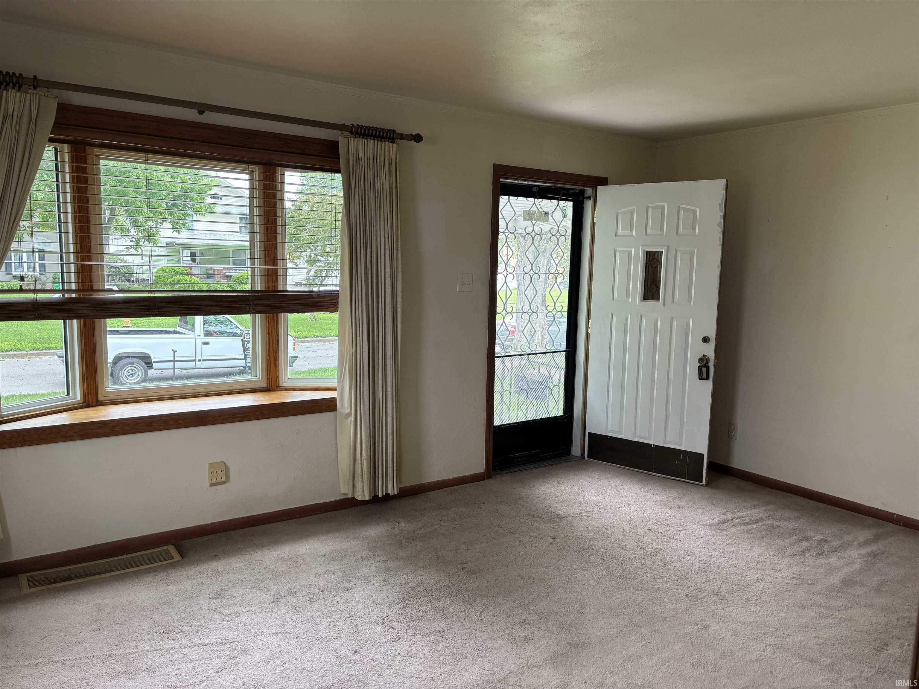 Property Photo: 919 Kensington Boulevard IN 46805