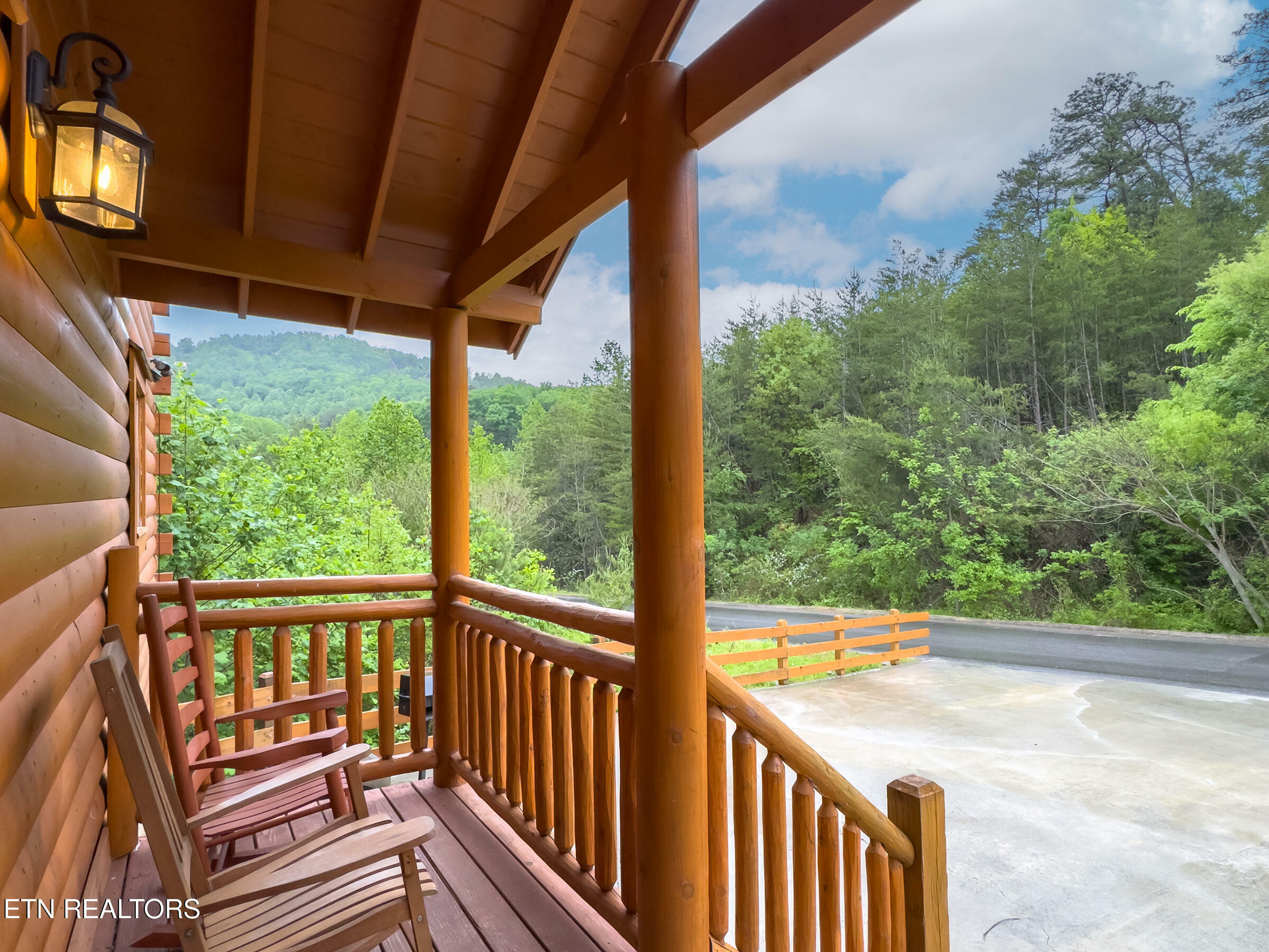 Property Photo:  1614 Barn Door Lane  TN 37862 