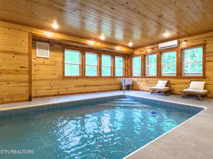 Property Photo: 1614 Barn Door Lane TN 37862