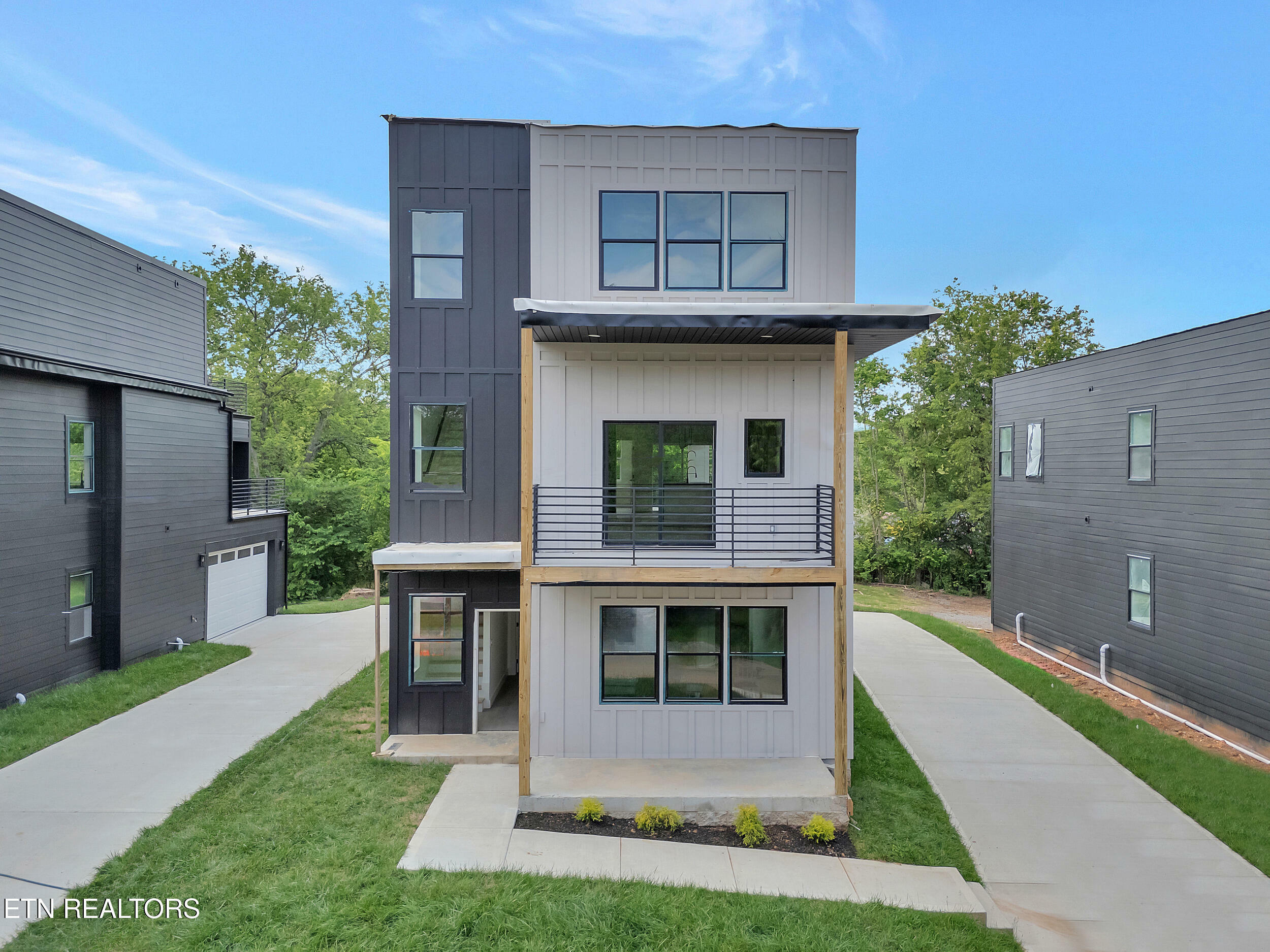 Property Photo: 4621 Harsch St TN 37920