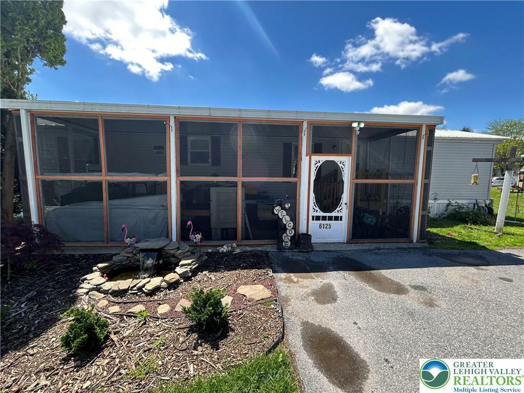 6125 Usina Court  Washington Twp PA 18080 photo