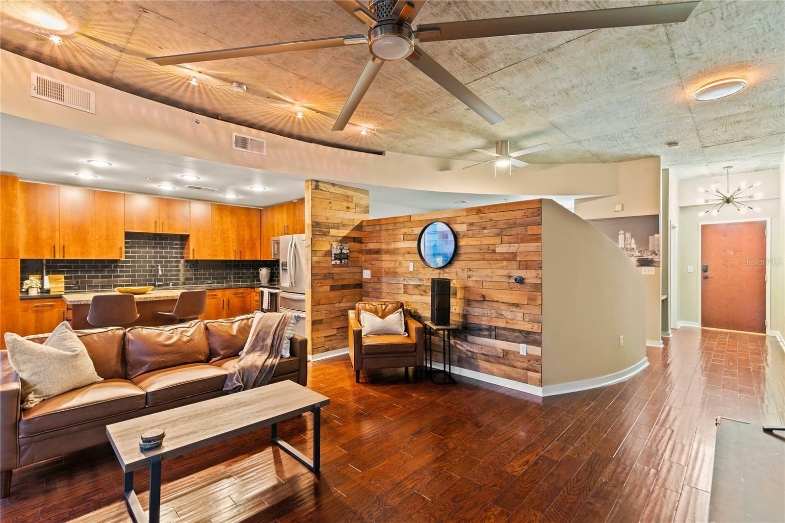 Property Photo: 155 S Court Avenue 1608 FL 32801