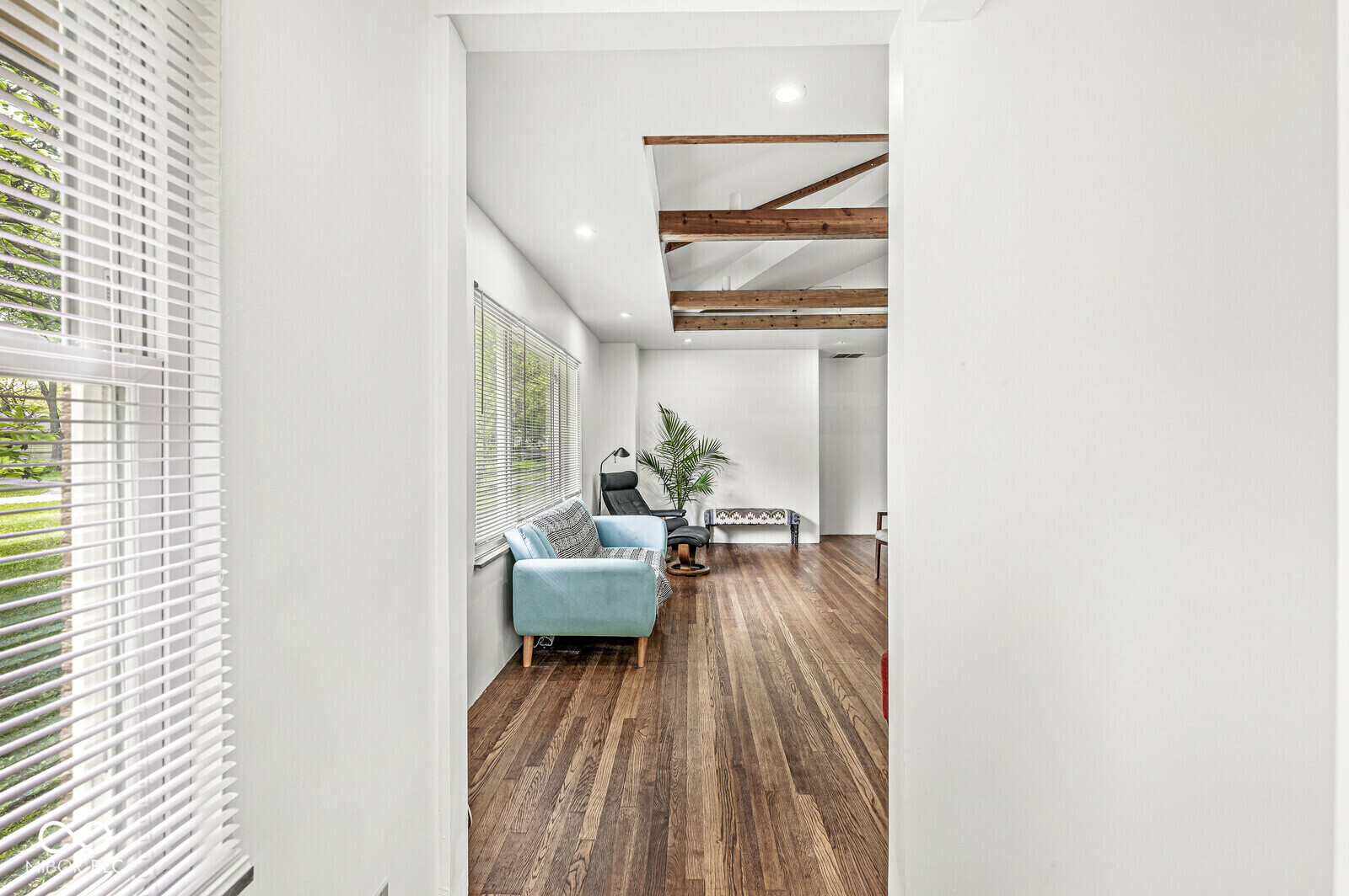 Property Photo: 6401 N Oakland Avenue IN 46220