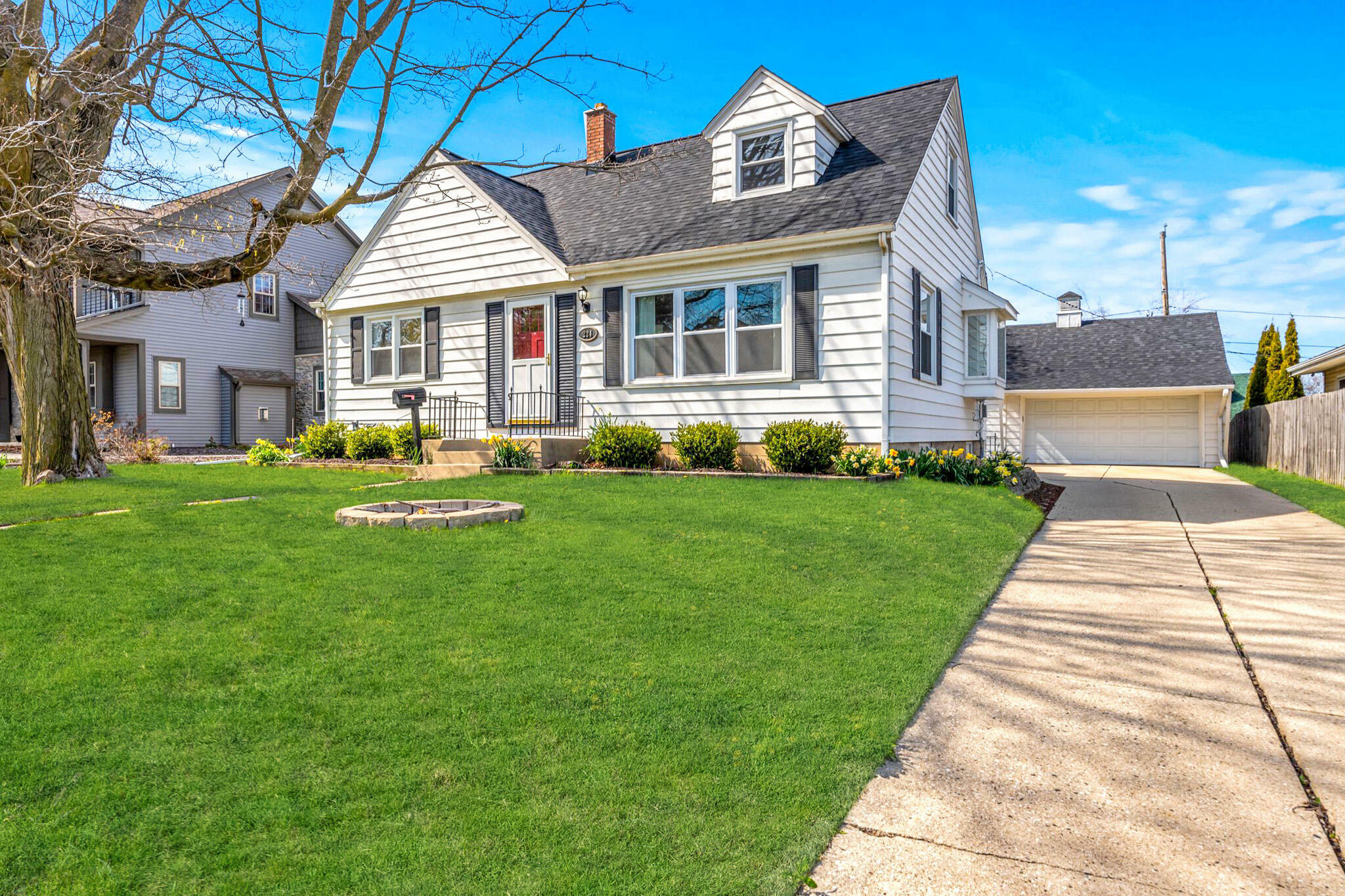 224 Menomonee Ave  South Milwaukee WI 53172 photo