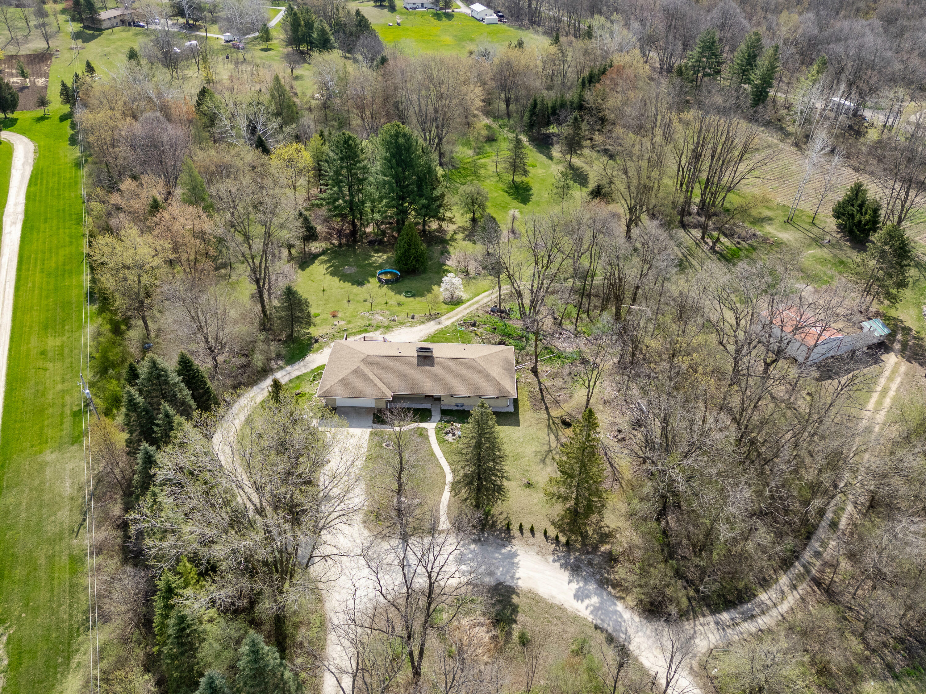 6378 Pleasant Hill Dr  West Bend WI 53095 photo