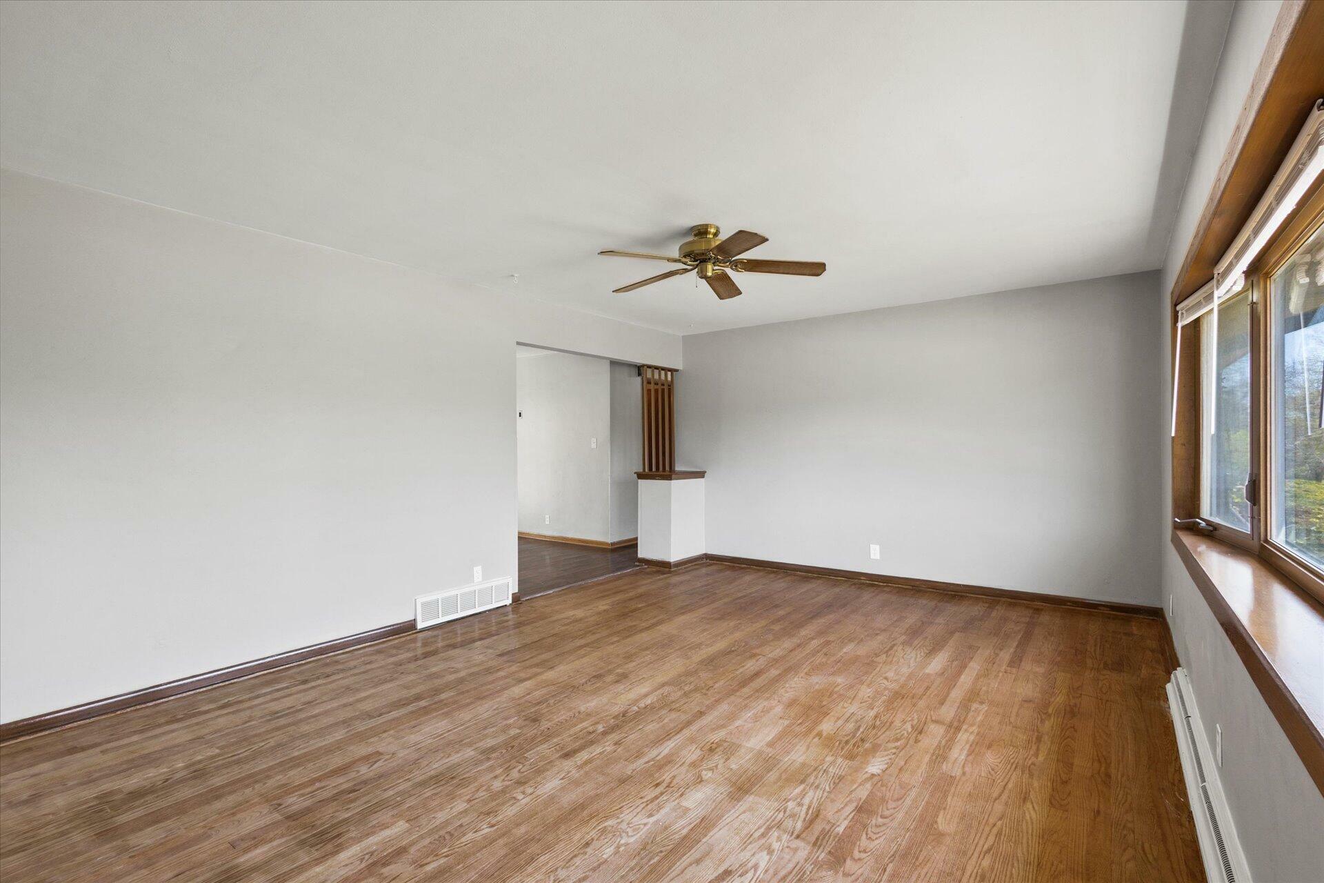 Property Photo: 7224 Dartmoor Ave WI 53129