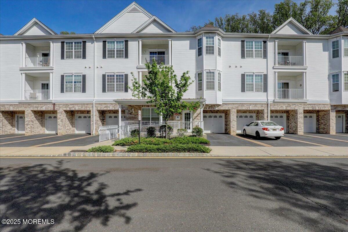 103 Bloomsbury Drive  Morganville NJ 07751 photo