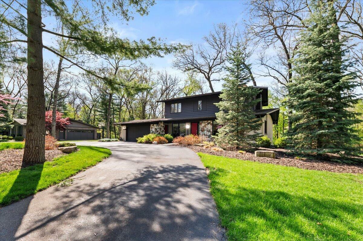 Property Photo: 7414 Thorncrest Drive SE MI 49301