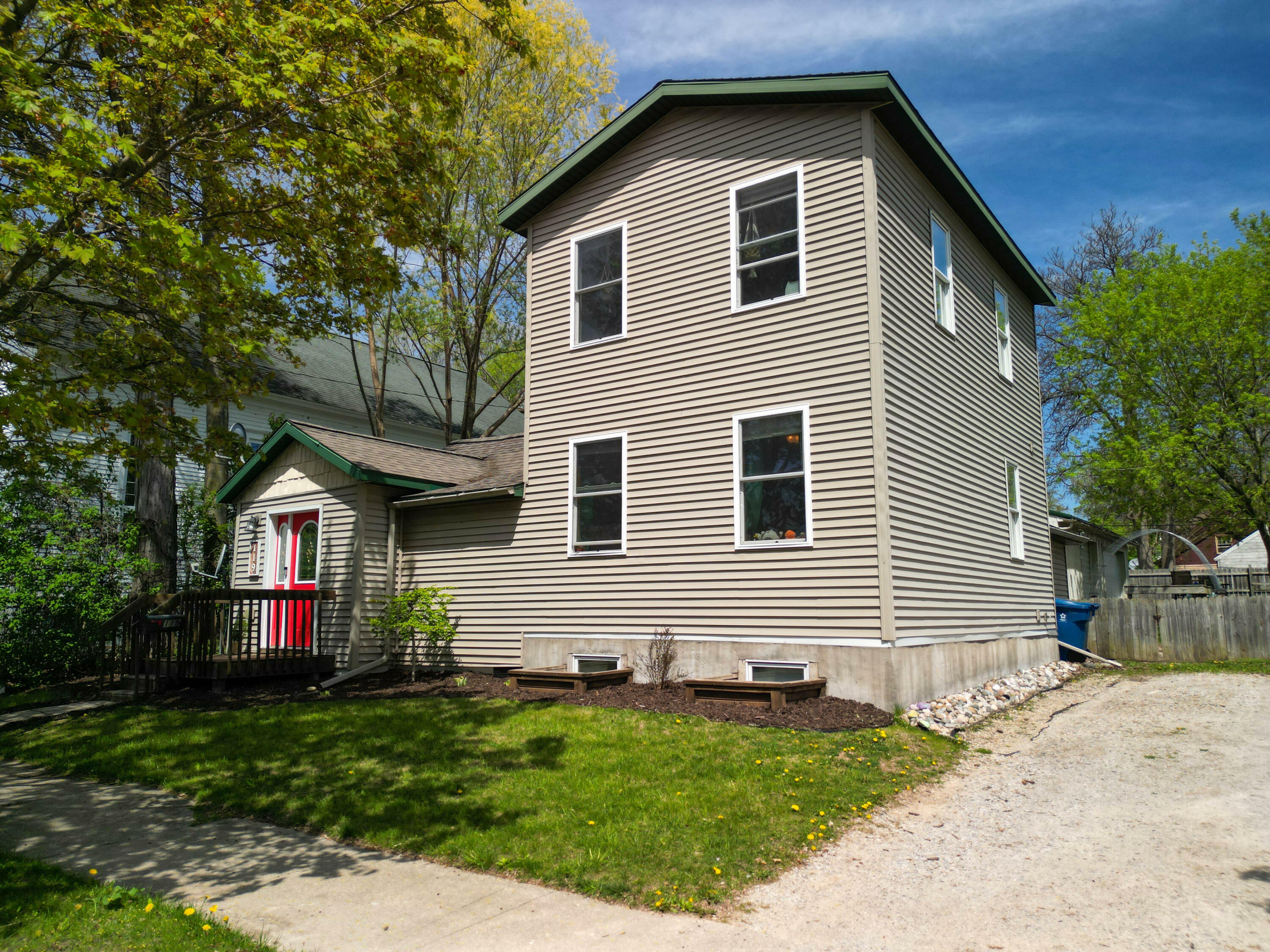 Property Photo: 119 E Dayton Street MI 49412