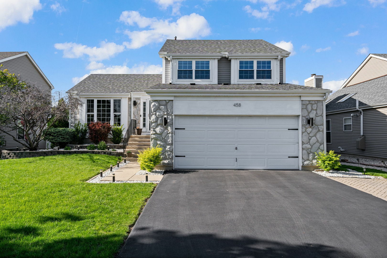 Property Photo:  458 Monarch Lane  IL 60440 
