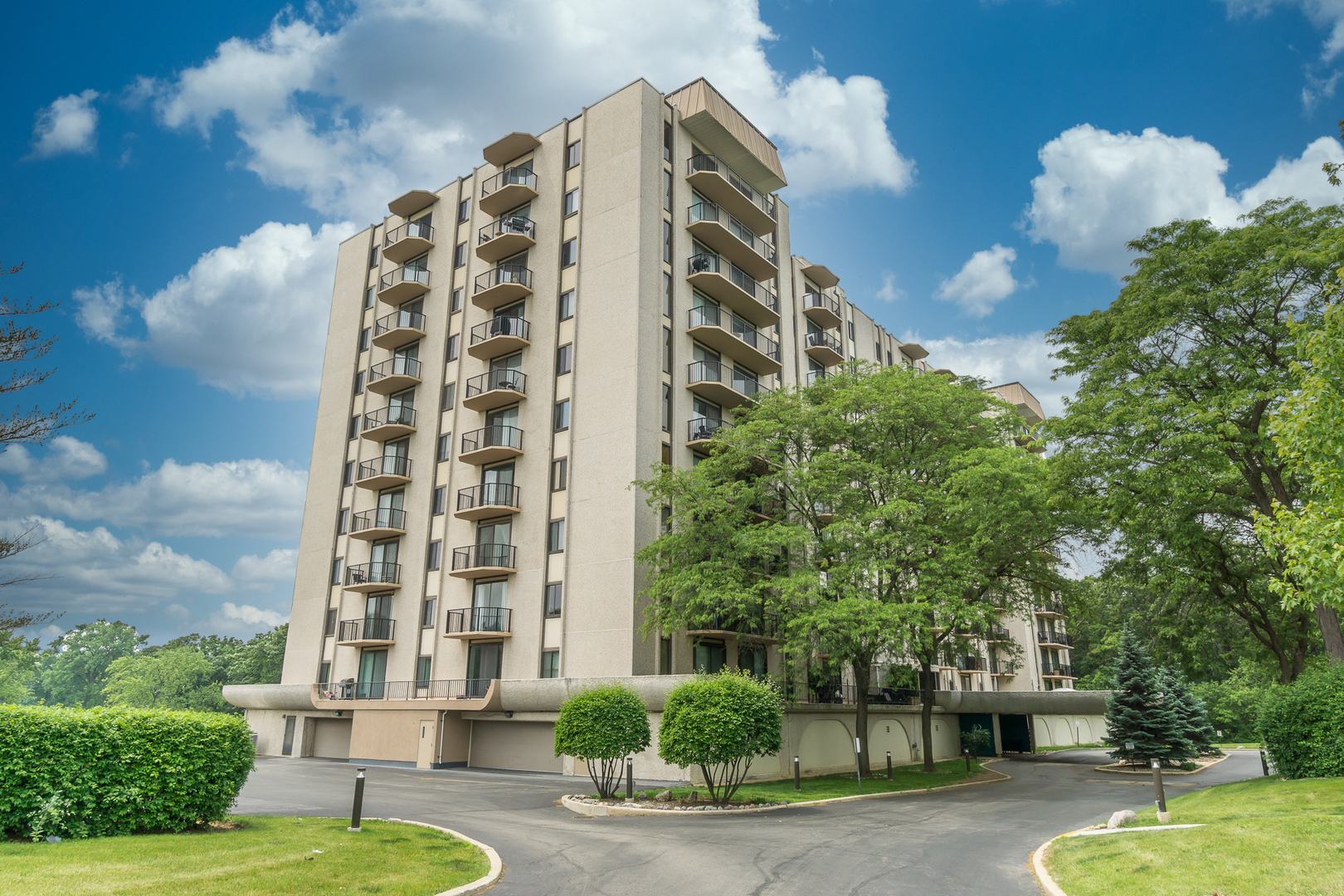 Property Photo: 190 S Wood Dale Road 1106 IL 60191