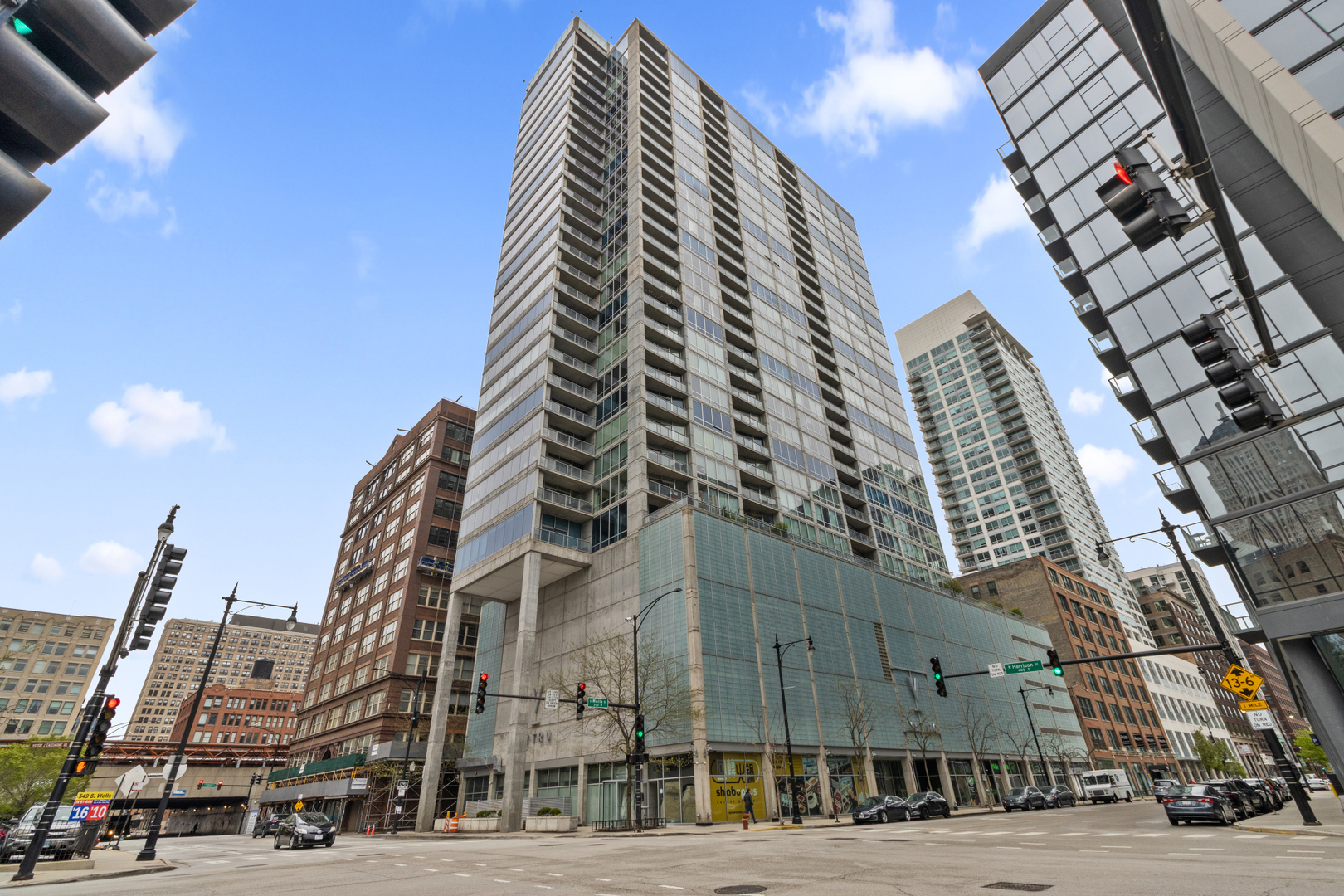 Property Photo: 611 S Wells Street 1804 IL 60607