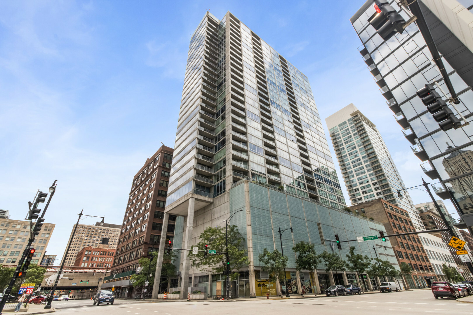 Property Photo: 611 S Wells Street 1804 IL 60607
