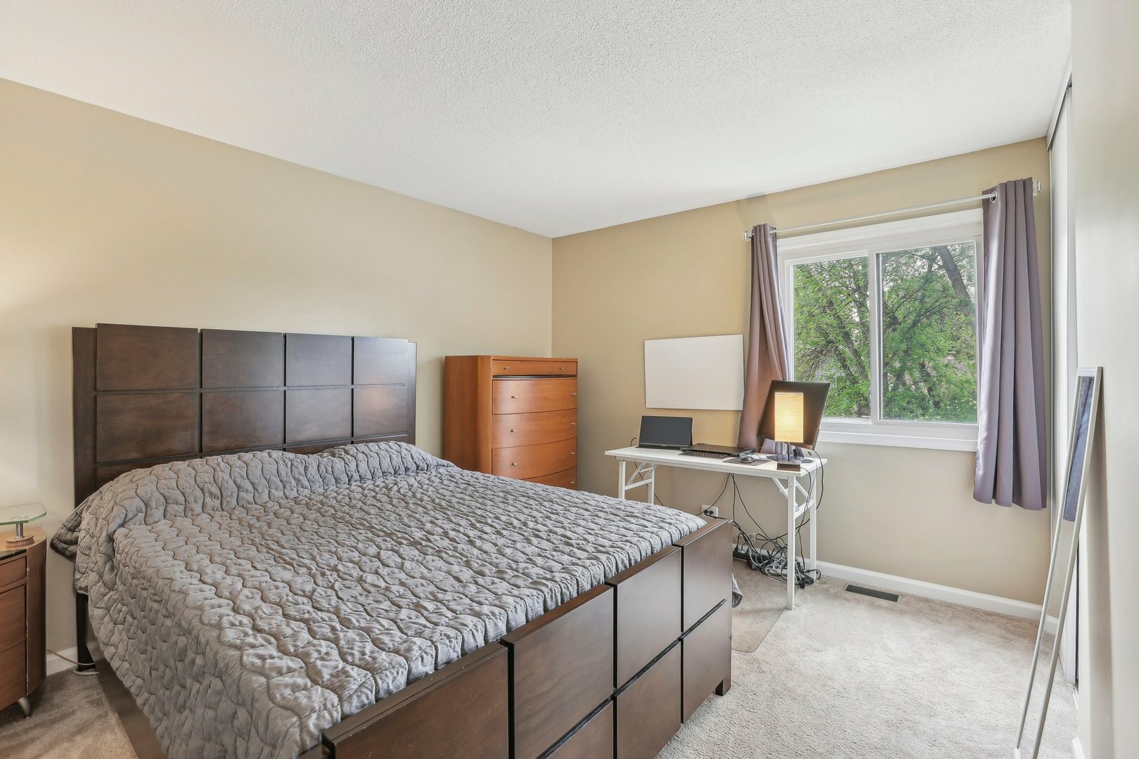 Property Photo: 719 Coral Avenue IL 60103
