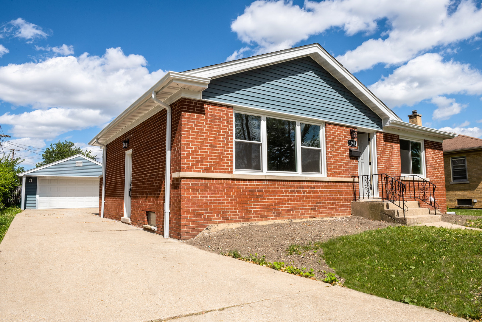 Property Photo:  1847 Boeger Avenue  IL 60154 