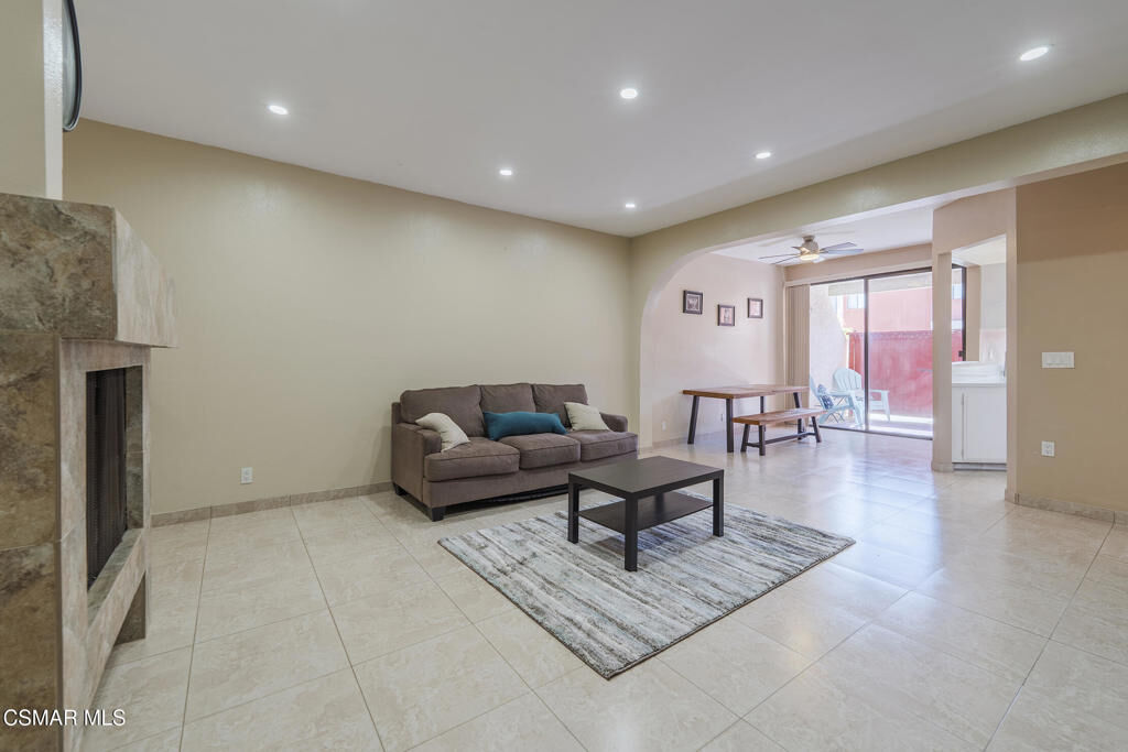 Property Photo:  7211 Cozycroft Avenue 23  CA 91306 