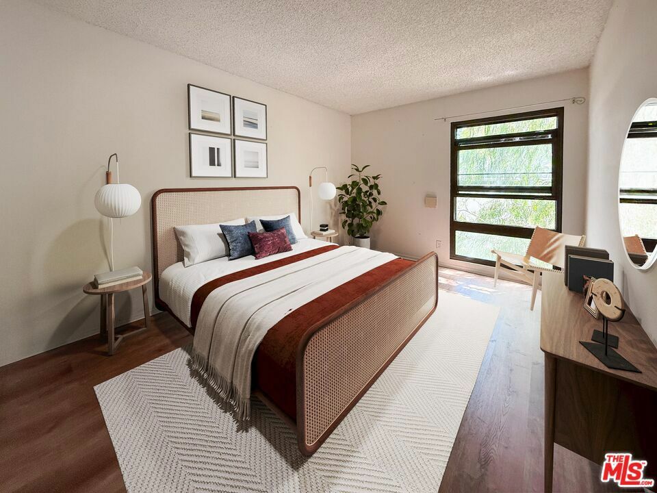 Property Photo: 7742 Redlands Street D3043 CA 90293