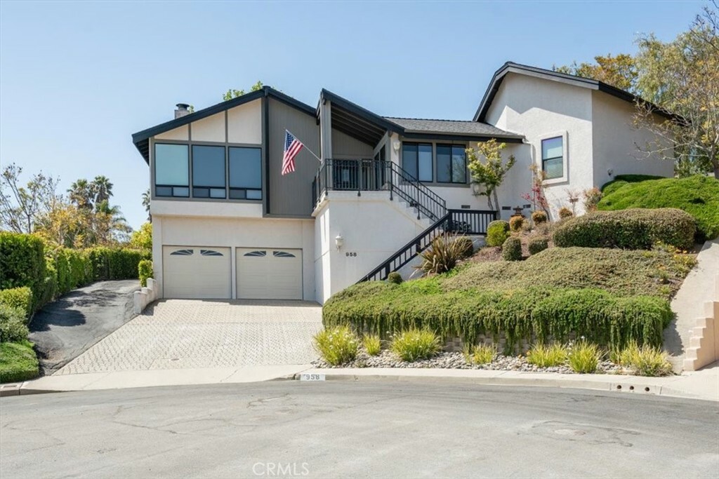 Property Photo:  958 Skyline Drive  CA 93405 