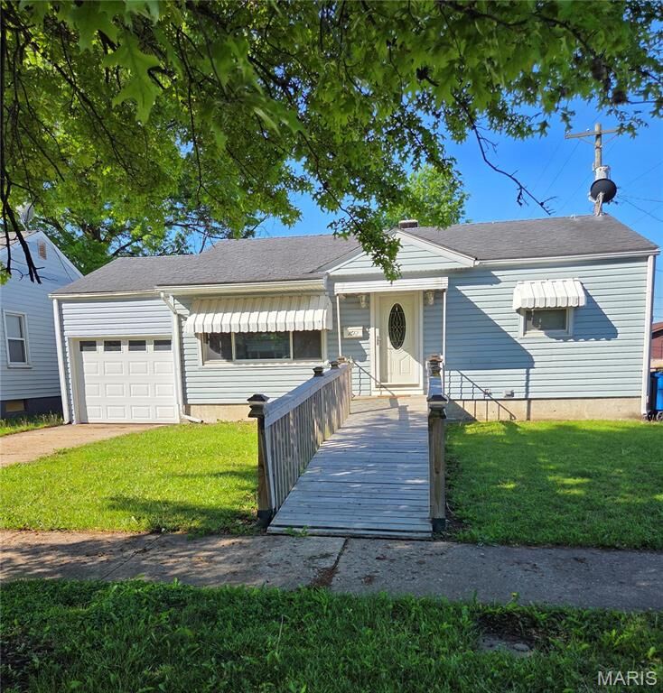 Property Photo: 1612 Venice Avenue IL 62040