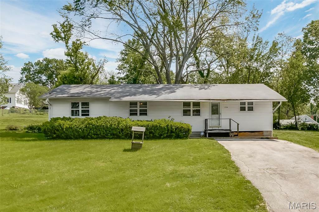 Property Photo: 128 Cumberland Avenue MO 63043