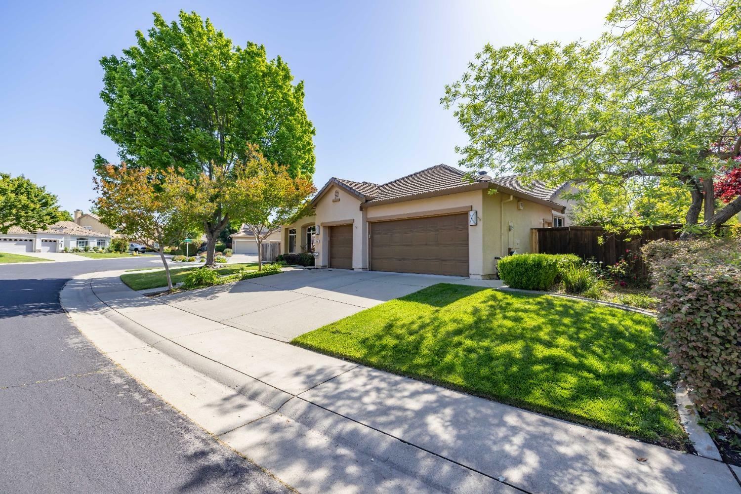 Property Photo: 1581 Northpark Drive CA 95747