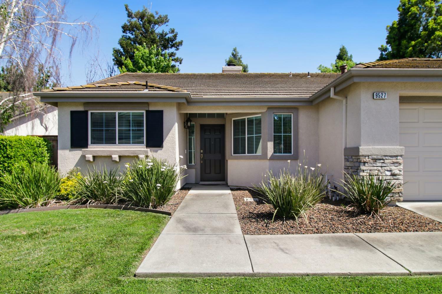Property Photo: 9527 Lake Park Lane CA 95758