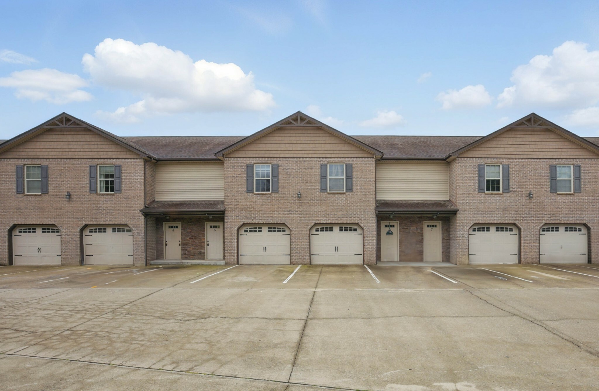 Property Photo: 850 Tracy Ln 5 TN 37040