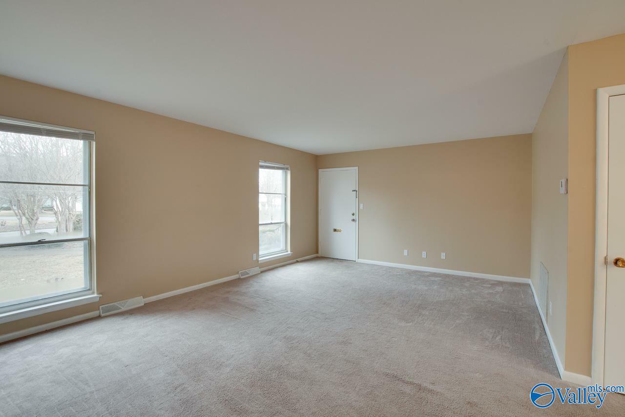 Property Photo: 8201 Willowbrook Circle B AL 35802