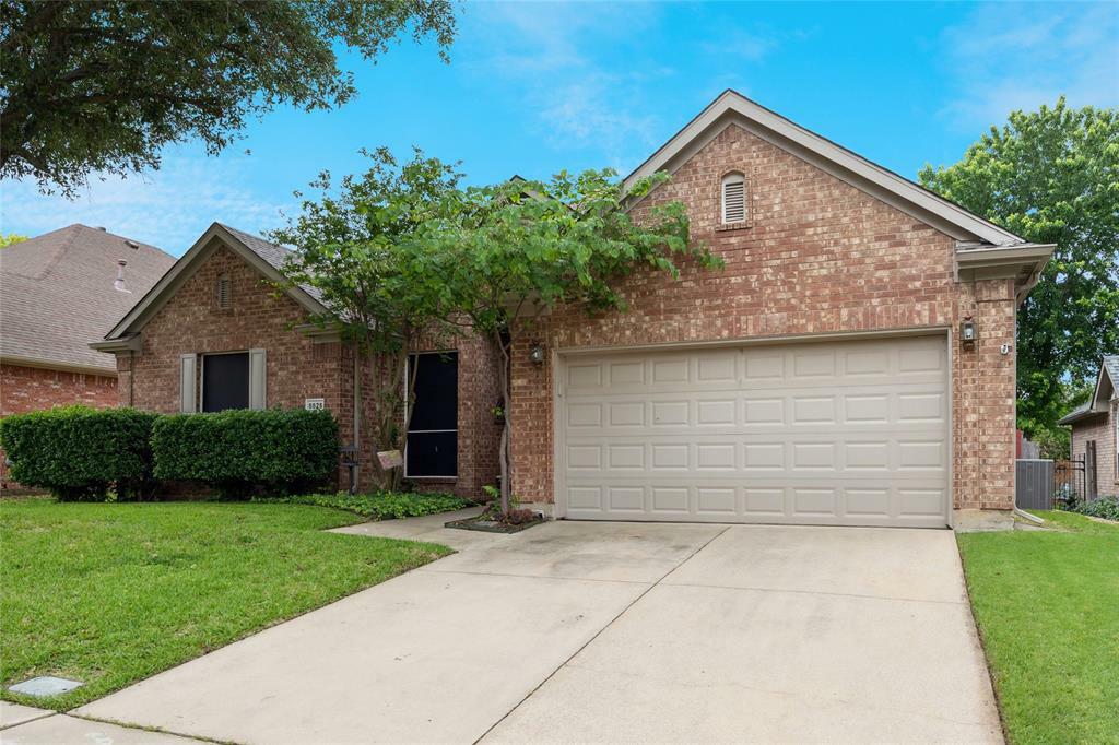 Property Photo: 5525 Mt McKinley Road TX 76137