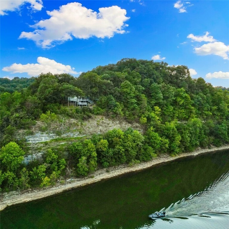 Property Photo: 18322 Oakridge Road AR 72764