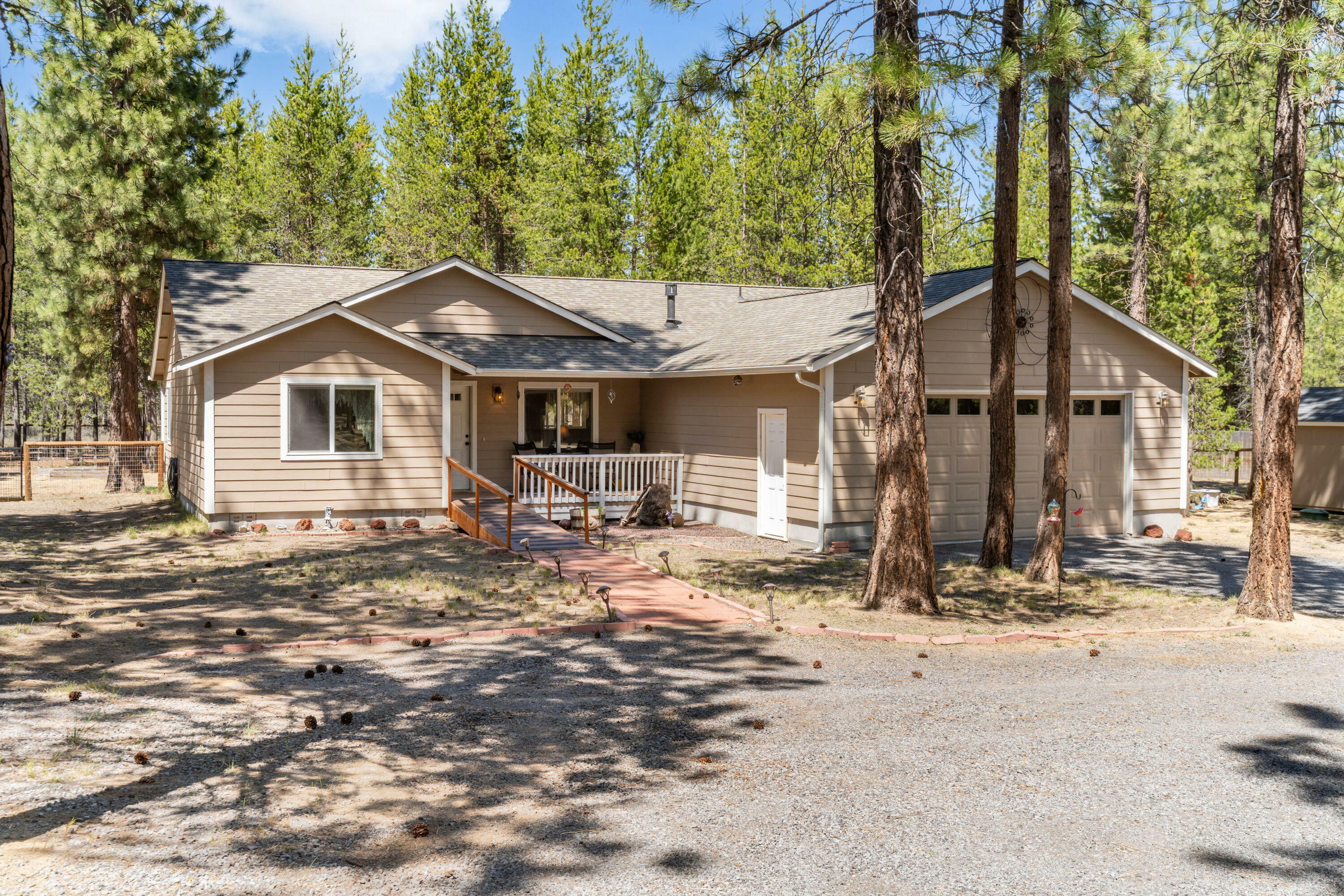 Property Photo: 14630 Bear Berry OR 97739
