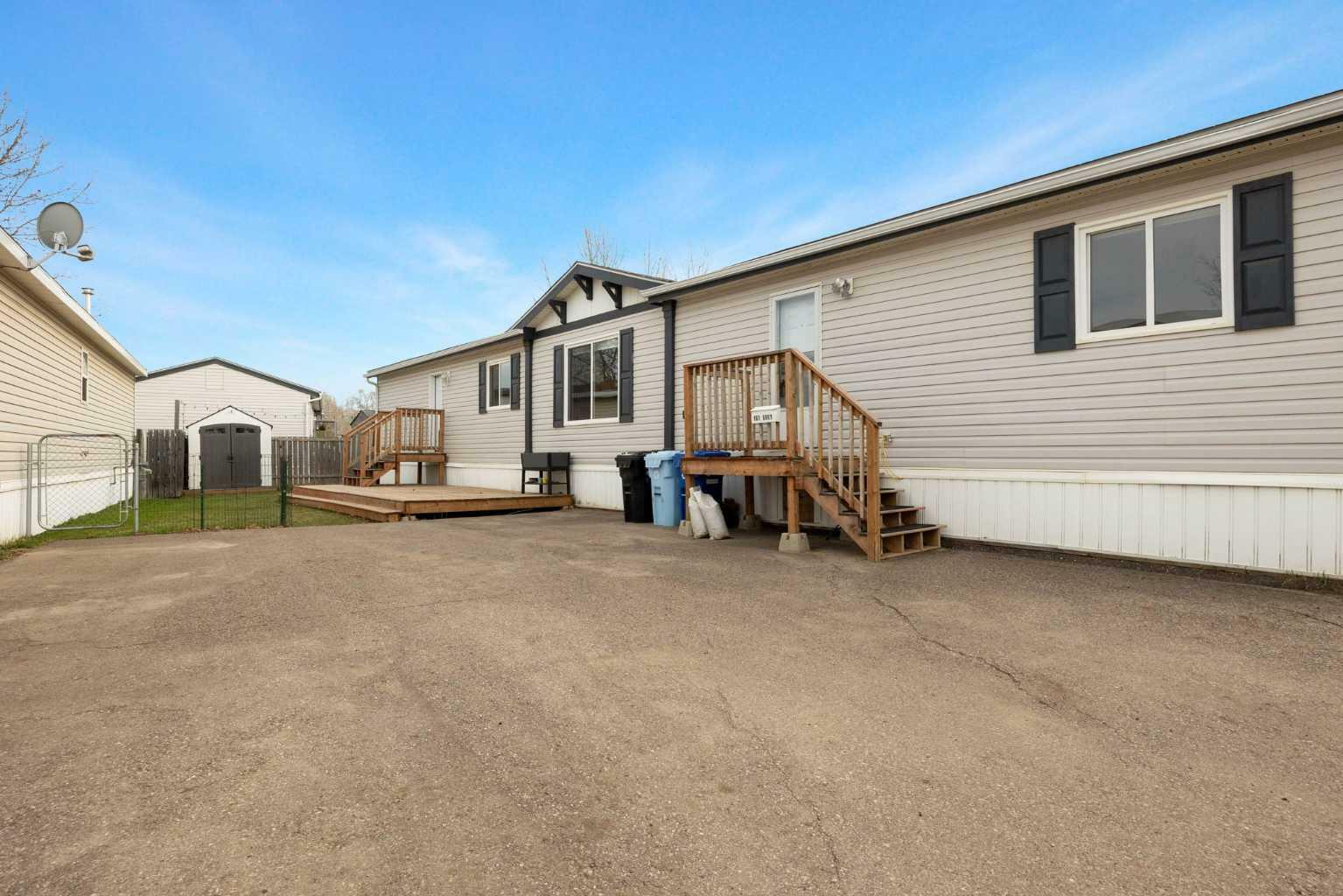 Photo de la propriété:  161 Grey Crescent  AB T9H 2N4 